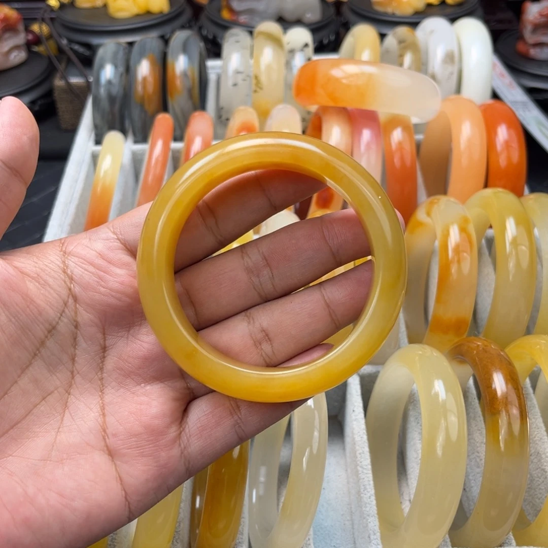 石英质玉（黄龙玉）手镯未镶嵌?*