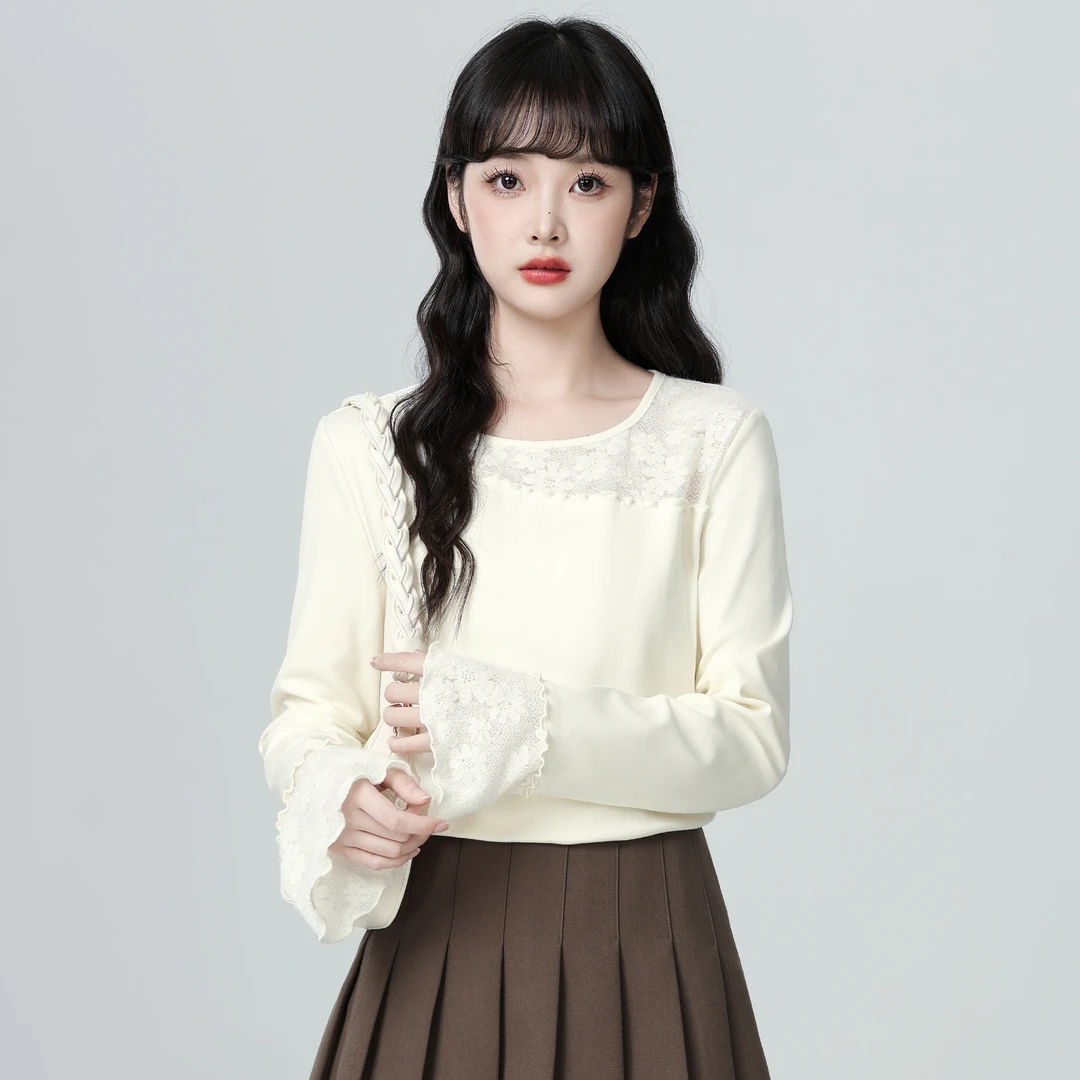 杏色圆领长袖T恤女秋2025春秋新款蕾丝拼接喇叭袖内搭打底衫上衣