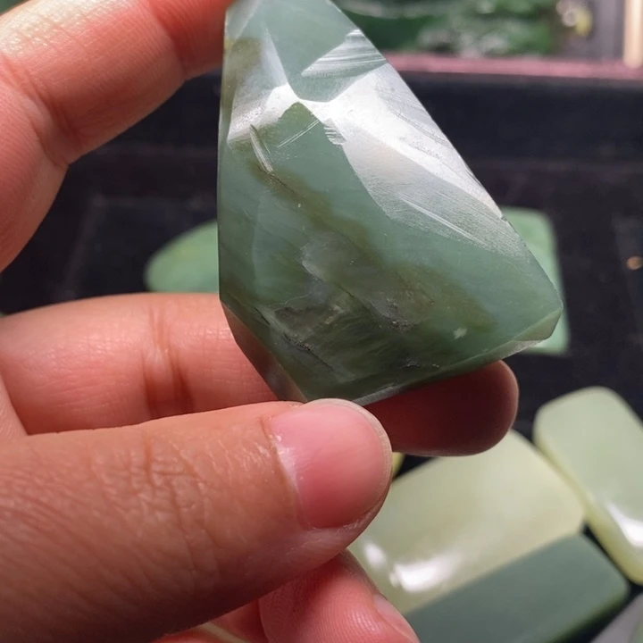 和田玉未镶嵌珠宝半成品