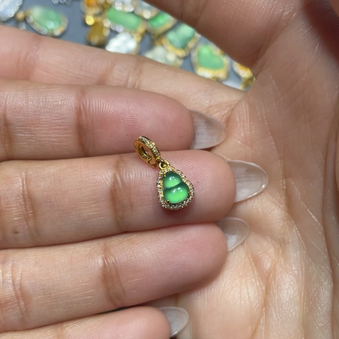 【闪购商品】翡翠吊坠(不含链)18K金镶嵌