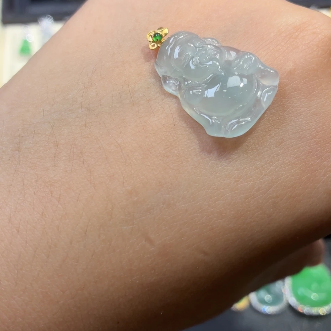 翡翠18K金镶嵌颈饰