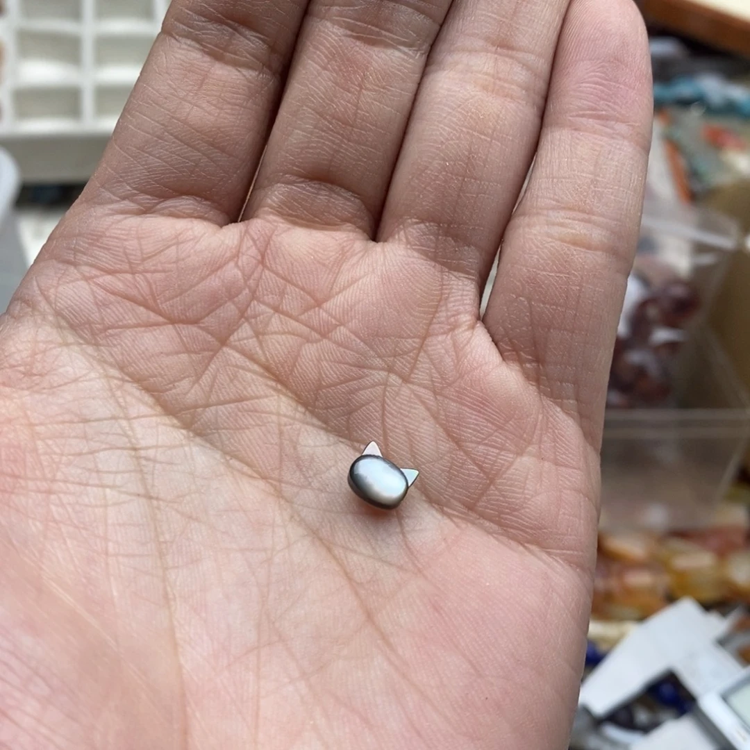 玛瑙/玉髓未镶嵌珠宝半成品一个7mm黑蝶贝猫头