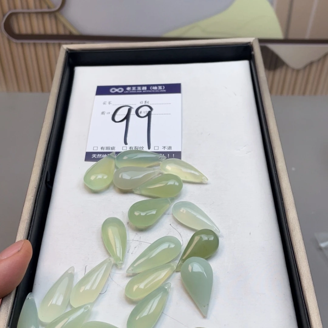 岫玉手镯手镯未镶嵌多样性发货发一件