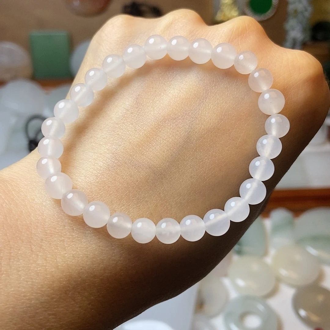 石英质玉未镶嵌颈饰