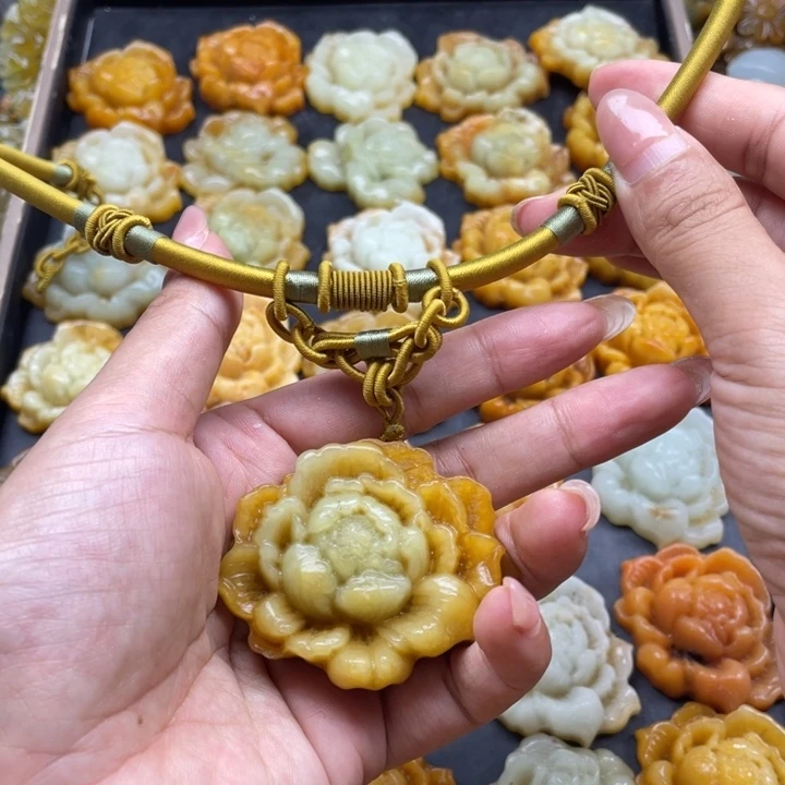 M***u蛇纹石玉未镶嵌项链