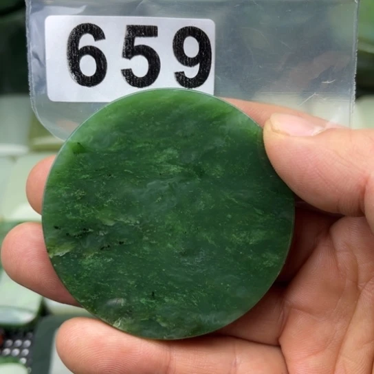 和田玉未镶嵌珠宝半成品