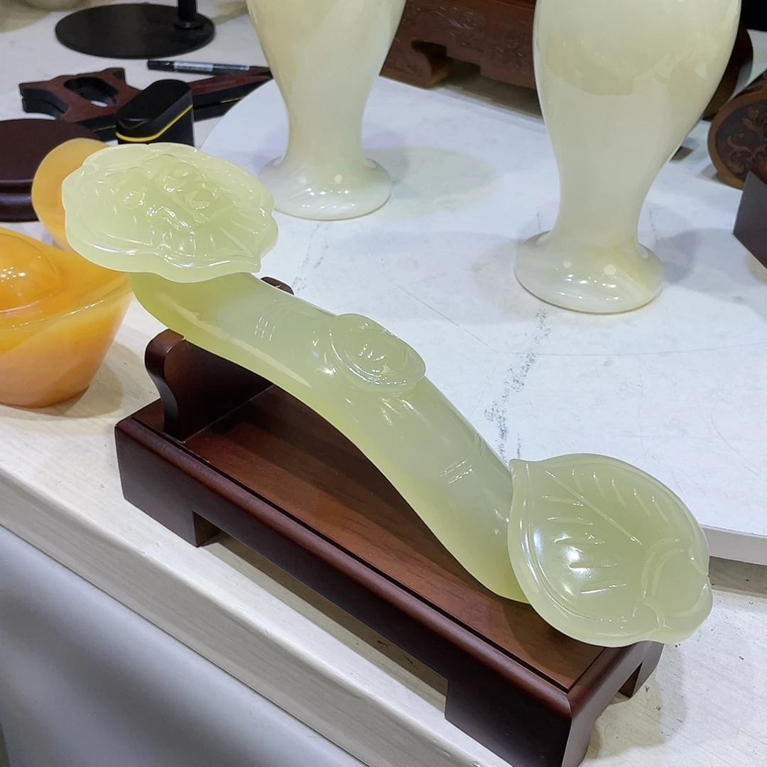 玉精品天然玉石如意摆件