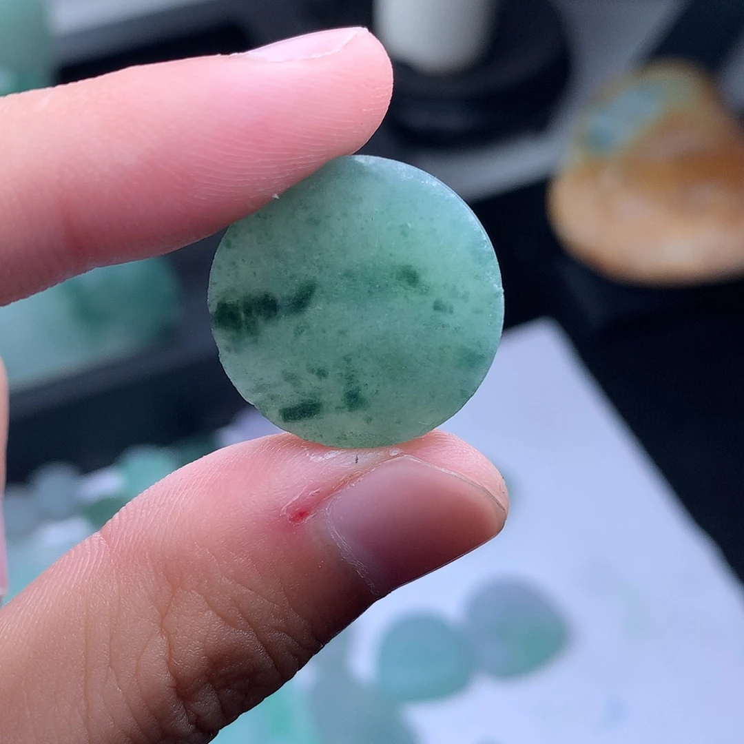 定制翡翠未镶嵌缅甸翡翠A货边角