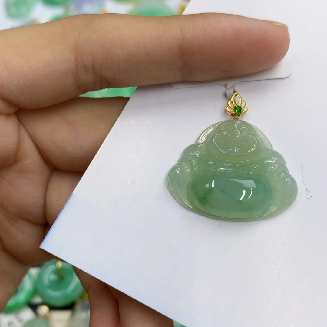 翡翠18K金镶嵌颈饰翡翠