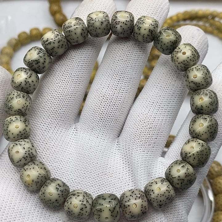 星月菩提手串心***?66668888a4