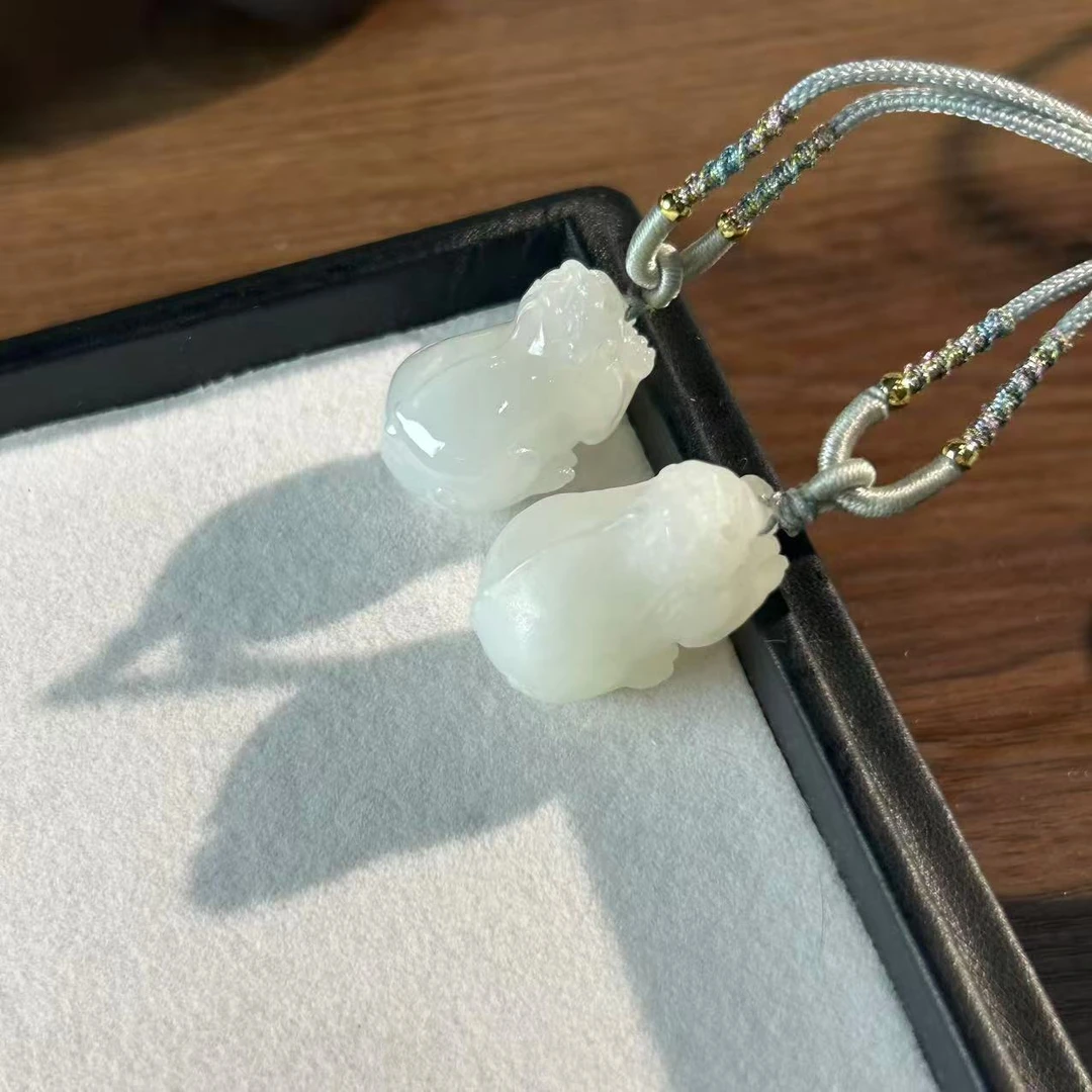 【睿泽赏宝】和田玉白玉貔貅绑绳吊坠多样性发一33*20*16 JJY2291