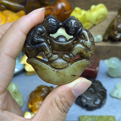 蛇纹石玉未镶嵌颈饰94
