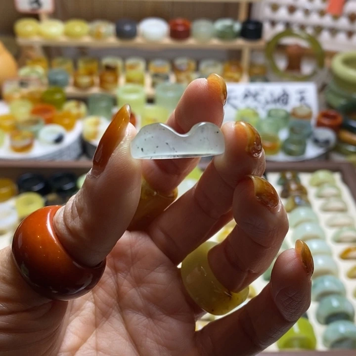 岫玉未镶嵌戒圈岫玉精品指环内径 16 到 19 随机发一个