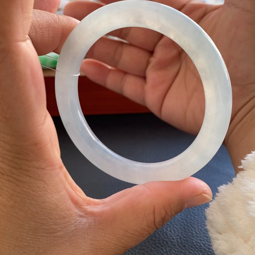 翡翠未镶嵌手镯（圆镯）天然翡翠手镯