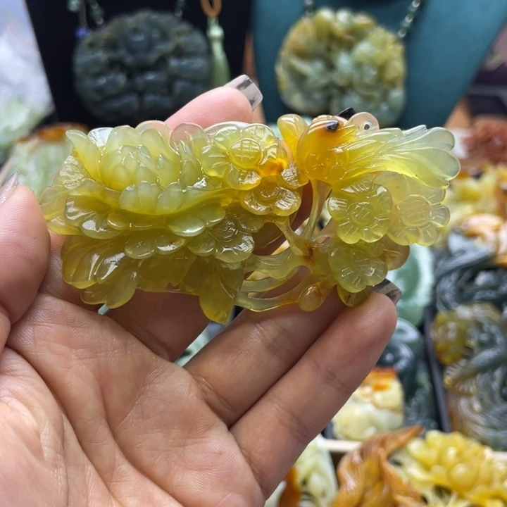 蛇纹石玉未镶嵌挂件
