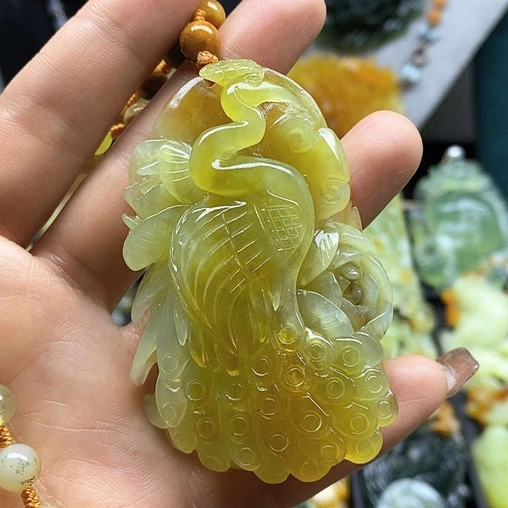 蛇纹石玉挂件未镶嵌