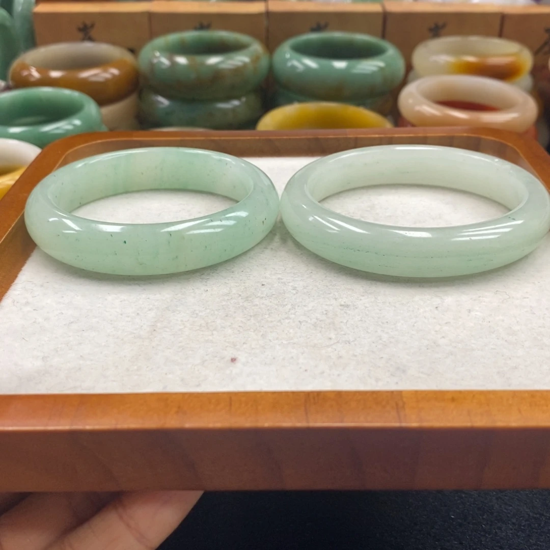 石英岩玉手镯未镶嵌桃**夭