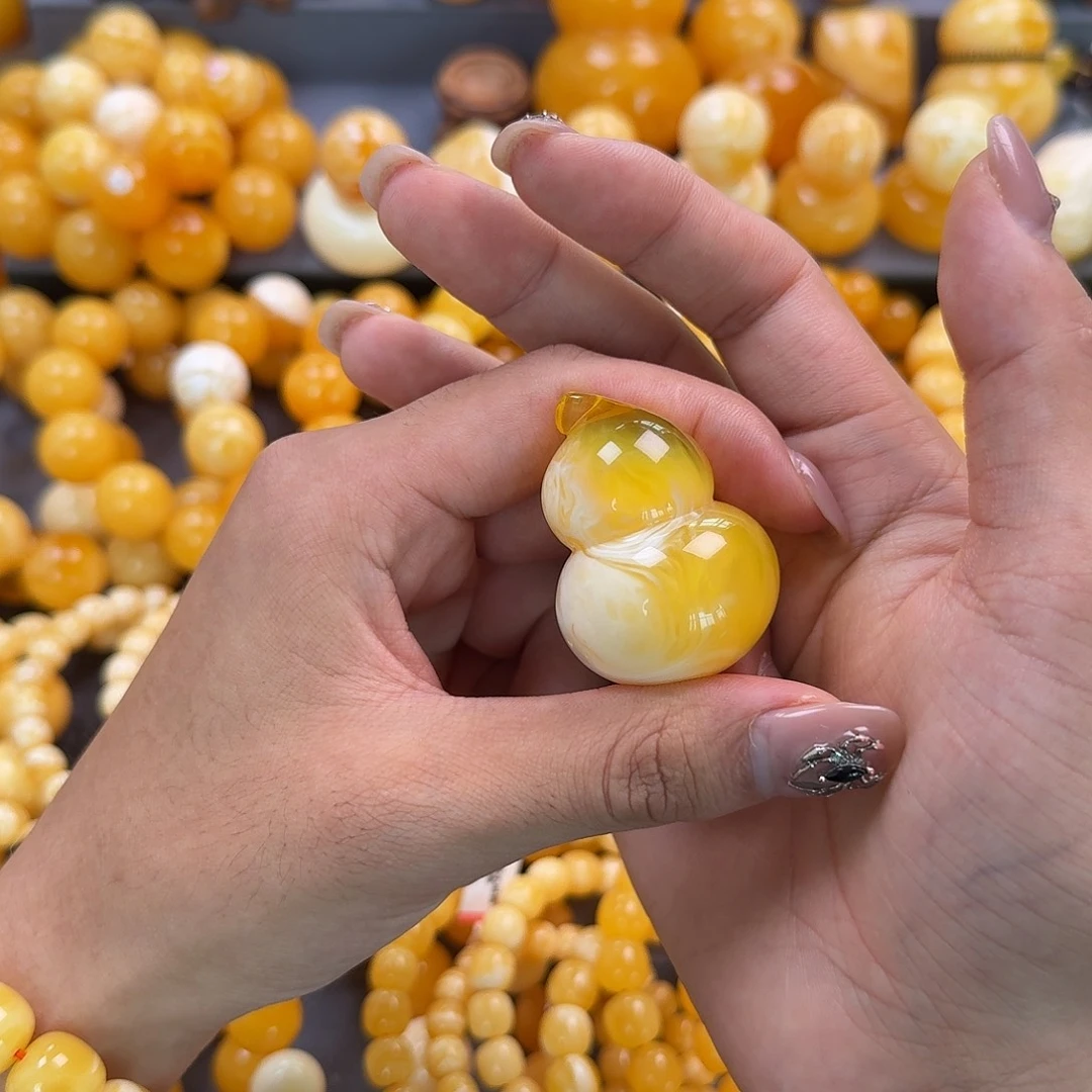 蜜蜡未镶嵌珠宝奇石