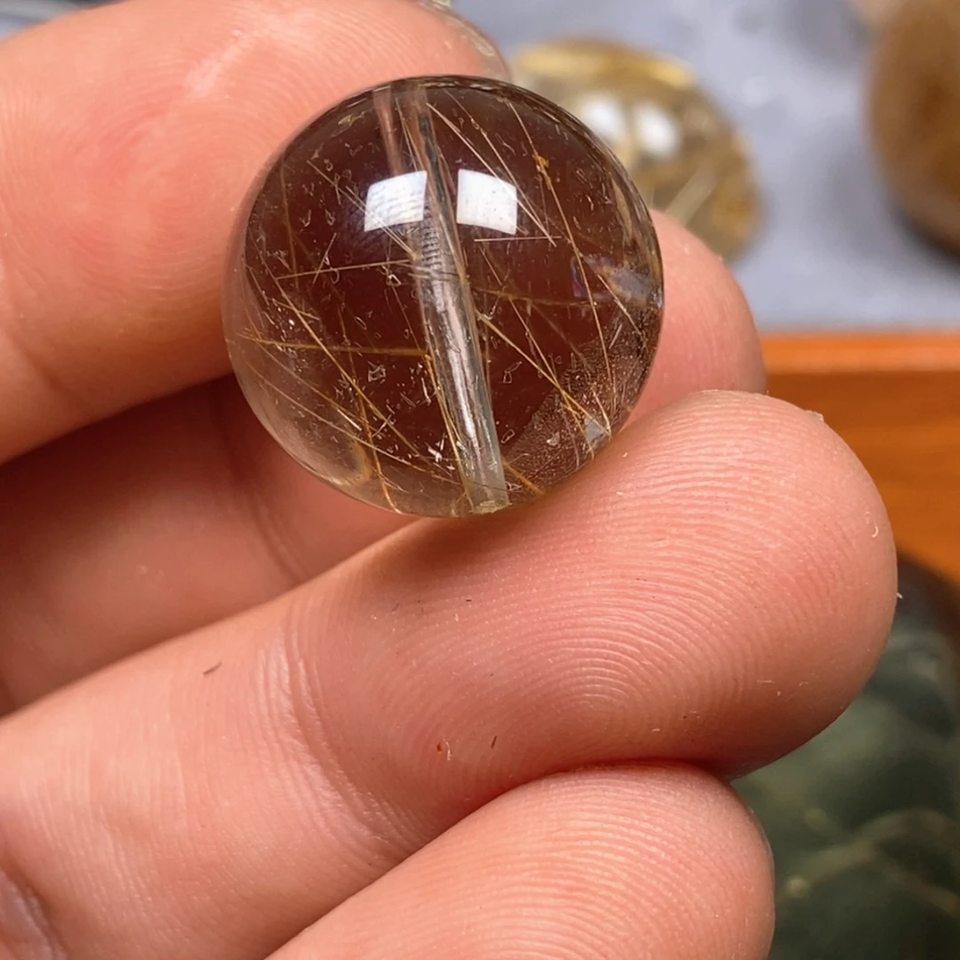 齐***春颈饰未镶嵌水晶水晶