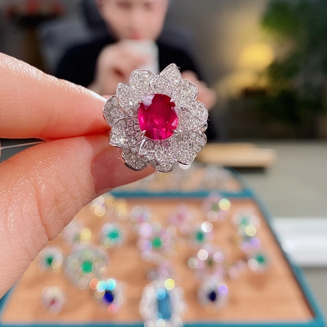 戒指红宝石18K金镶嵌2.06ct无烧鸽血红aigs