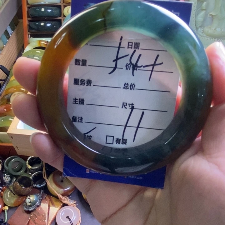 想***了蛇纹石玉未镶嵌手镯