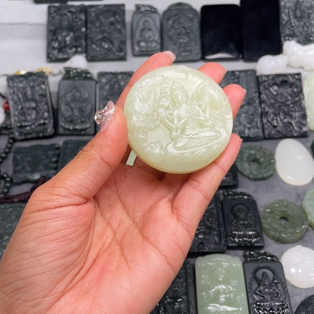 和田玉未镶嵌颈饰