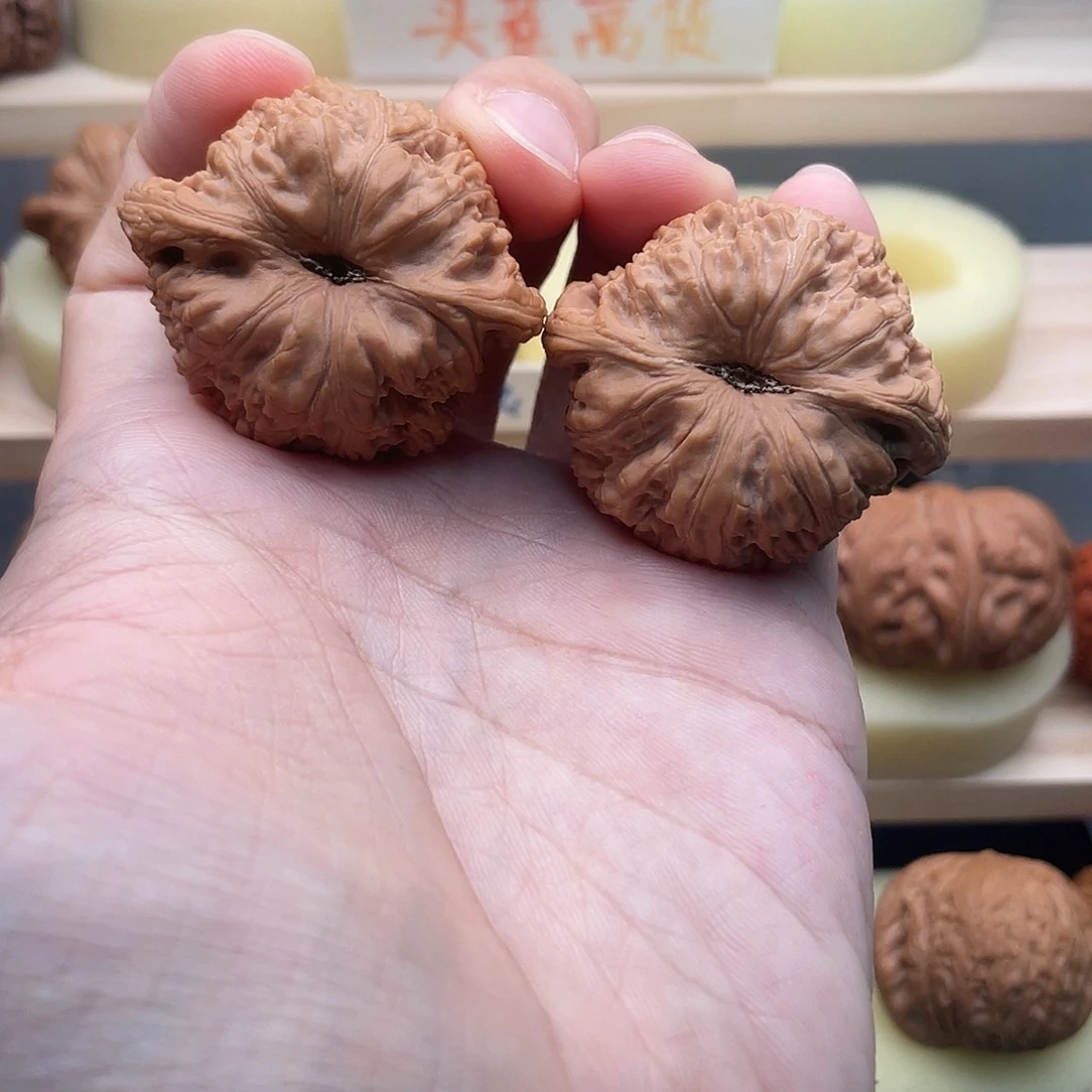 吊坠文玩核桃41.8全品绣球