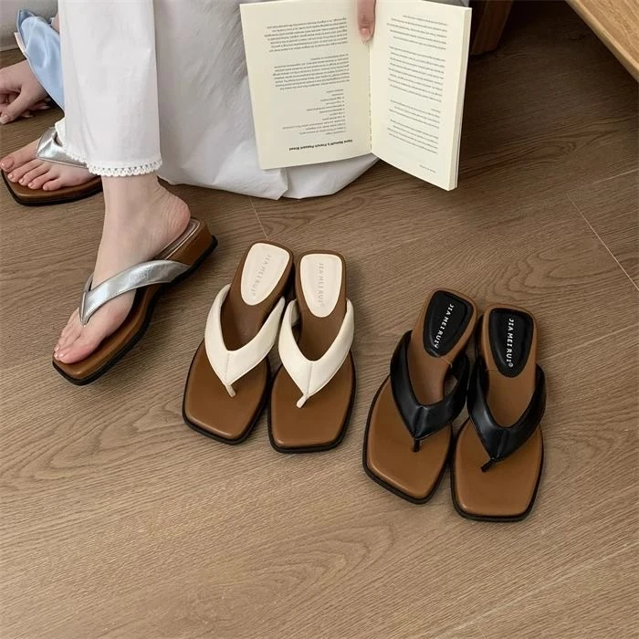 银色拖鞋女夏外穿新款软厚底人字拖法式绝美夹趾凉拖鞋度假沙滩鞋