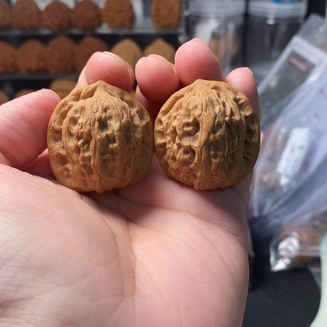 1文玩核桃老象峰35-507
