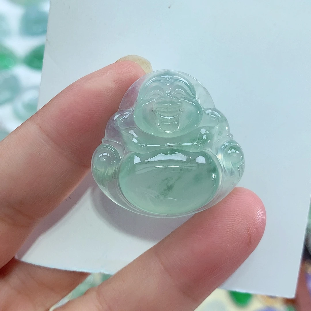 翡翠未镶嵌颈饰佛