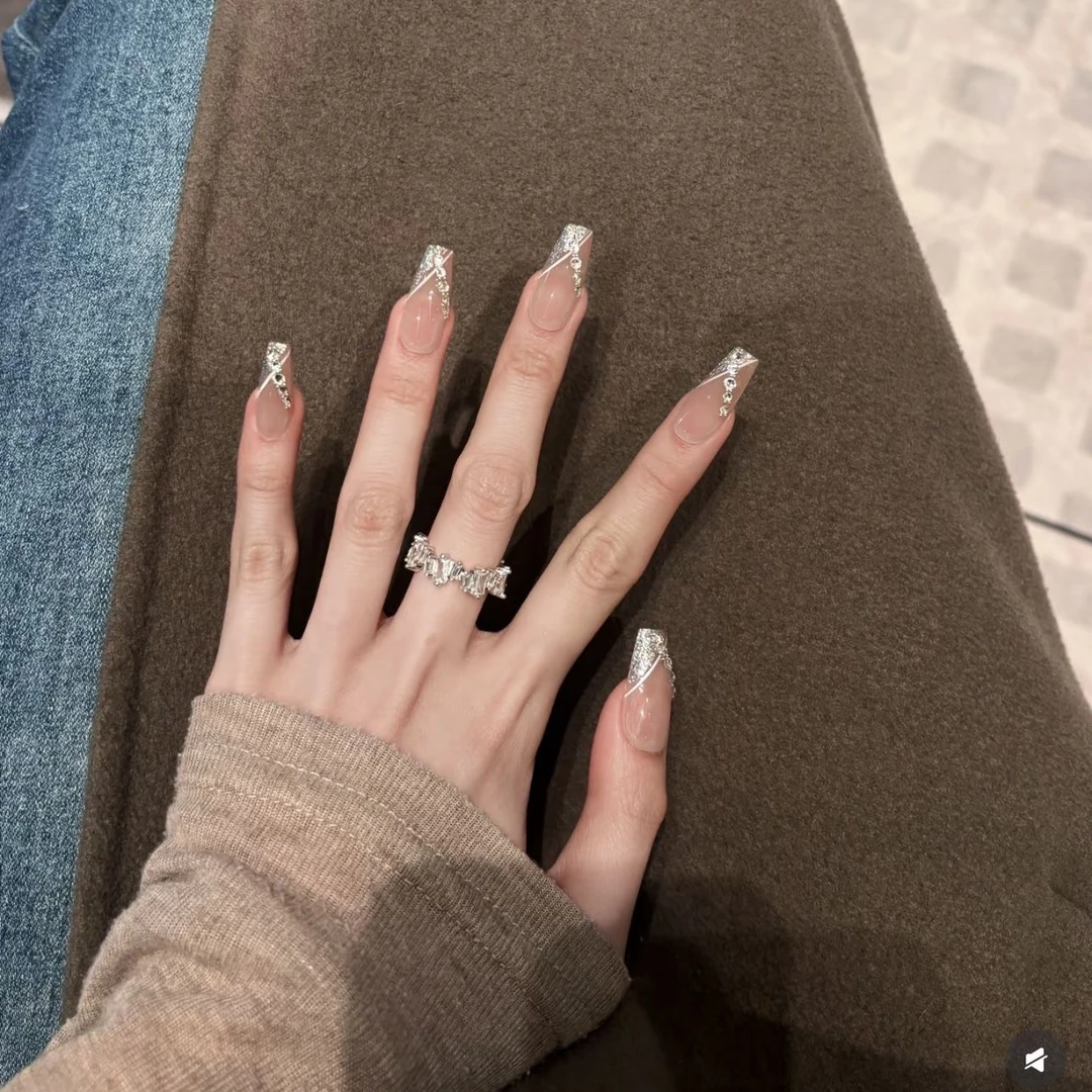 加贝Nail 「时刻」裸色爆闪斜边碎钻法式可拆卸纯手工穿戴甲 10片装