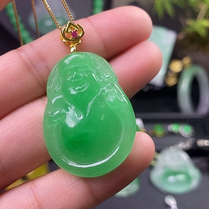 翡翠未镶嵌吊坠(赠链)