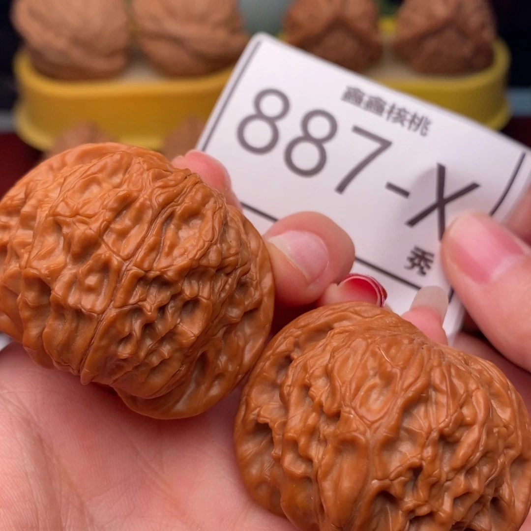 桃核把件正磨43……
