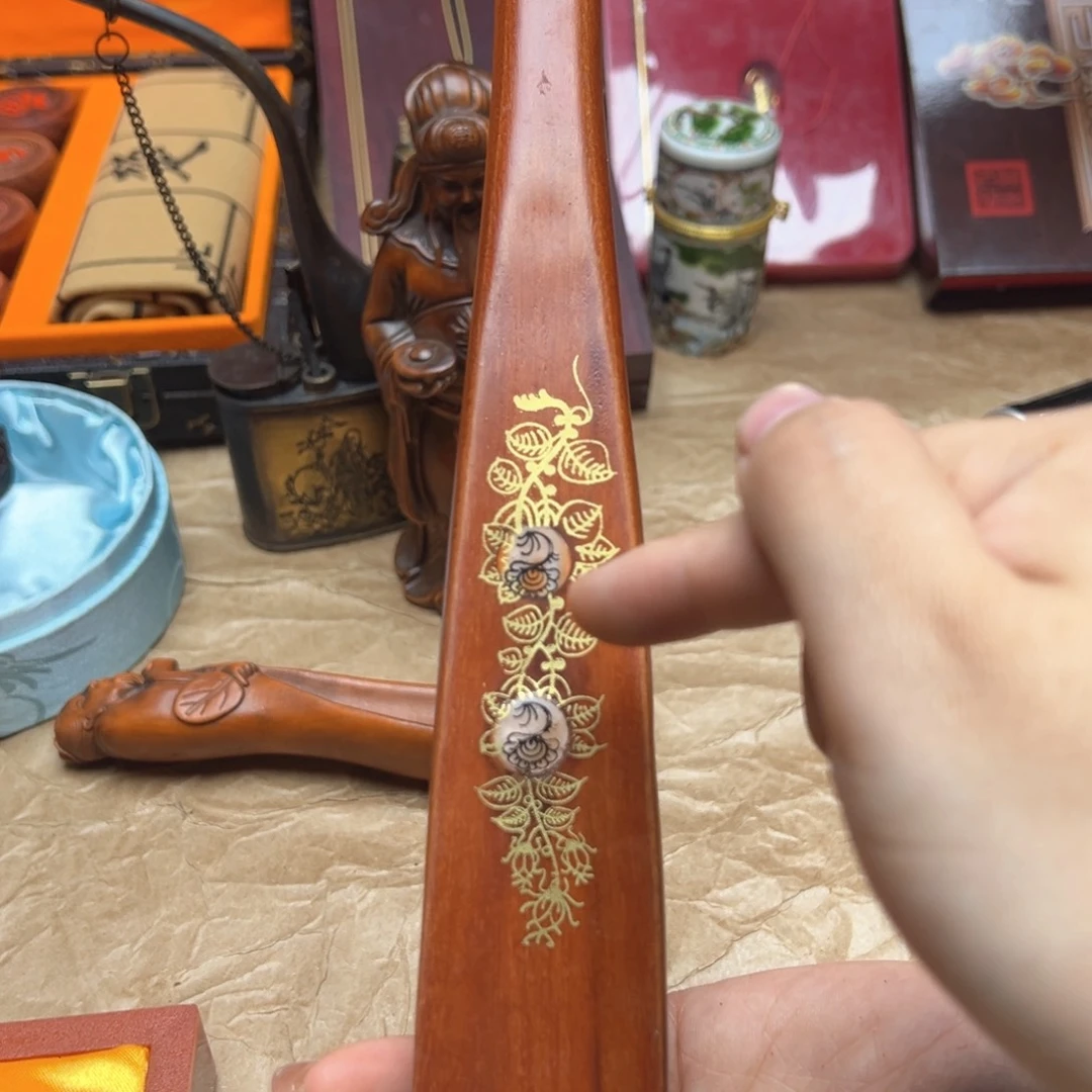 大叶紫檀（黑酸枝木类）