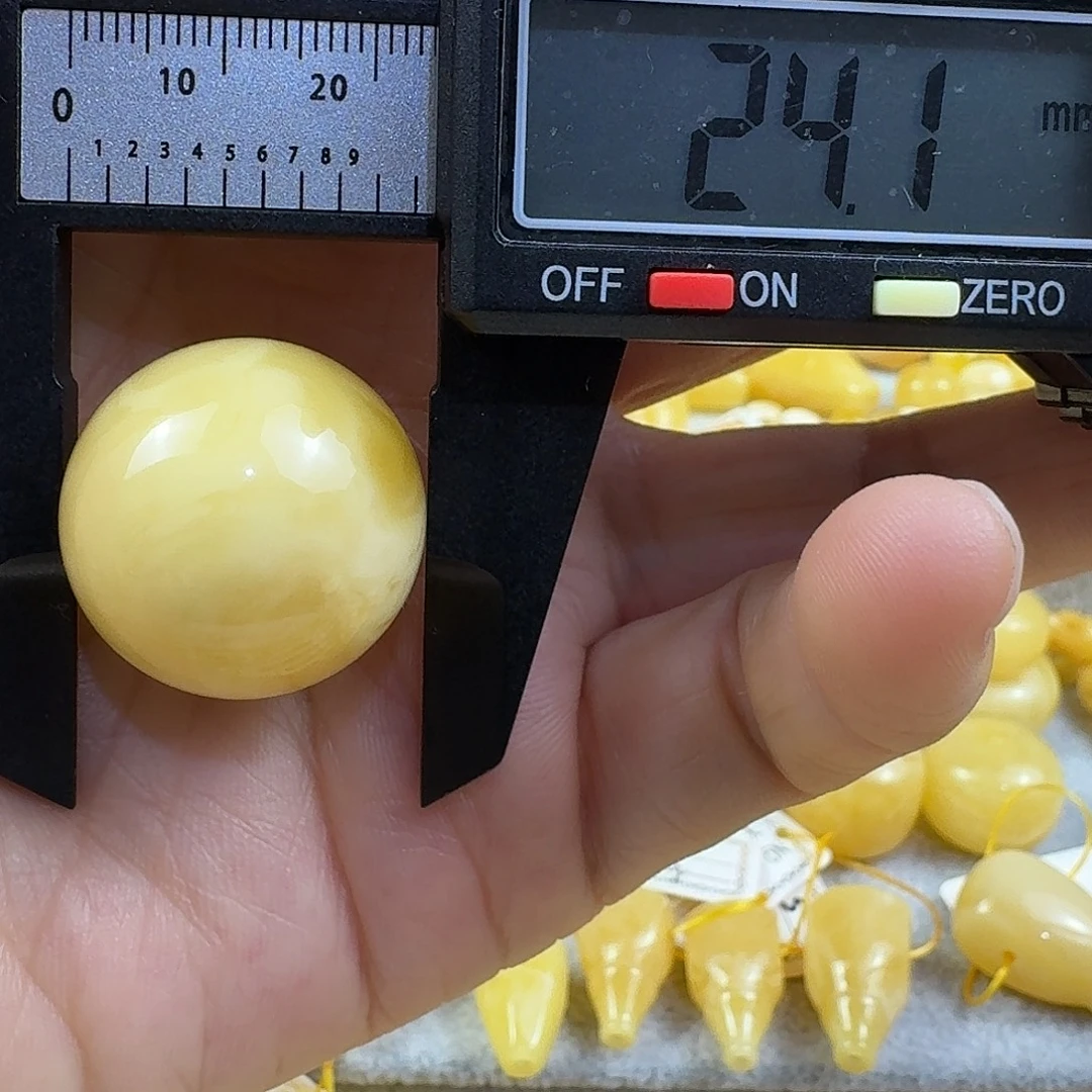 亮***哥裸石蜜蜡未镶嵌32