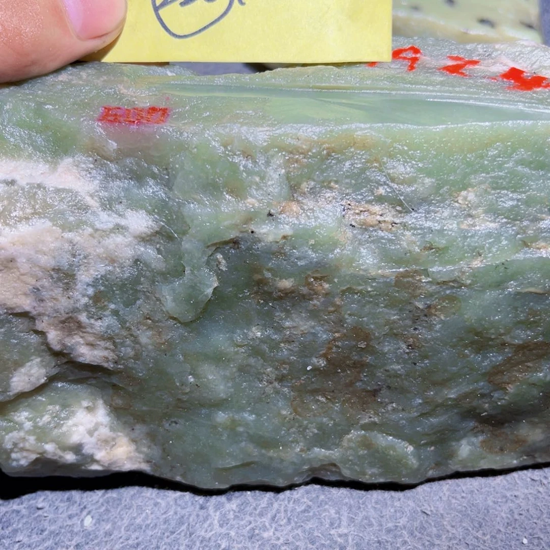 和田玉（糖玉）未镶嵌珠宝奇石