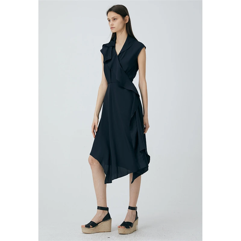 Basic House/百家好时尚简约修身连衣裙 BJ2431-HVOP322BNA