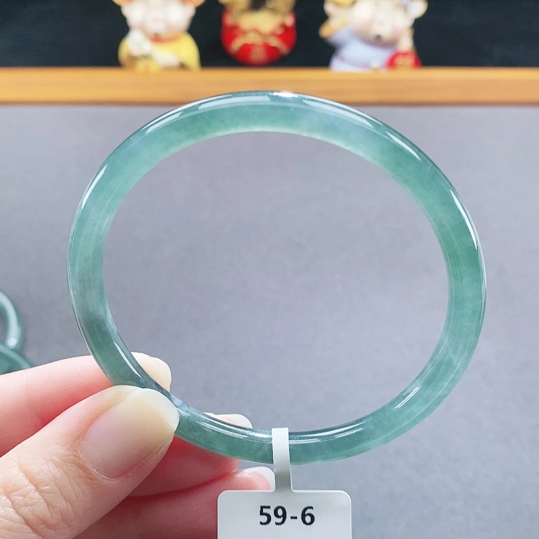 翡翠未镶嵌手镯50