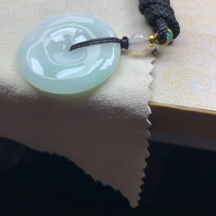 翡翠颈饰未镶嵌吊坠