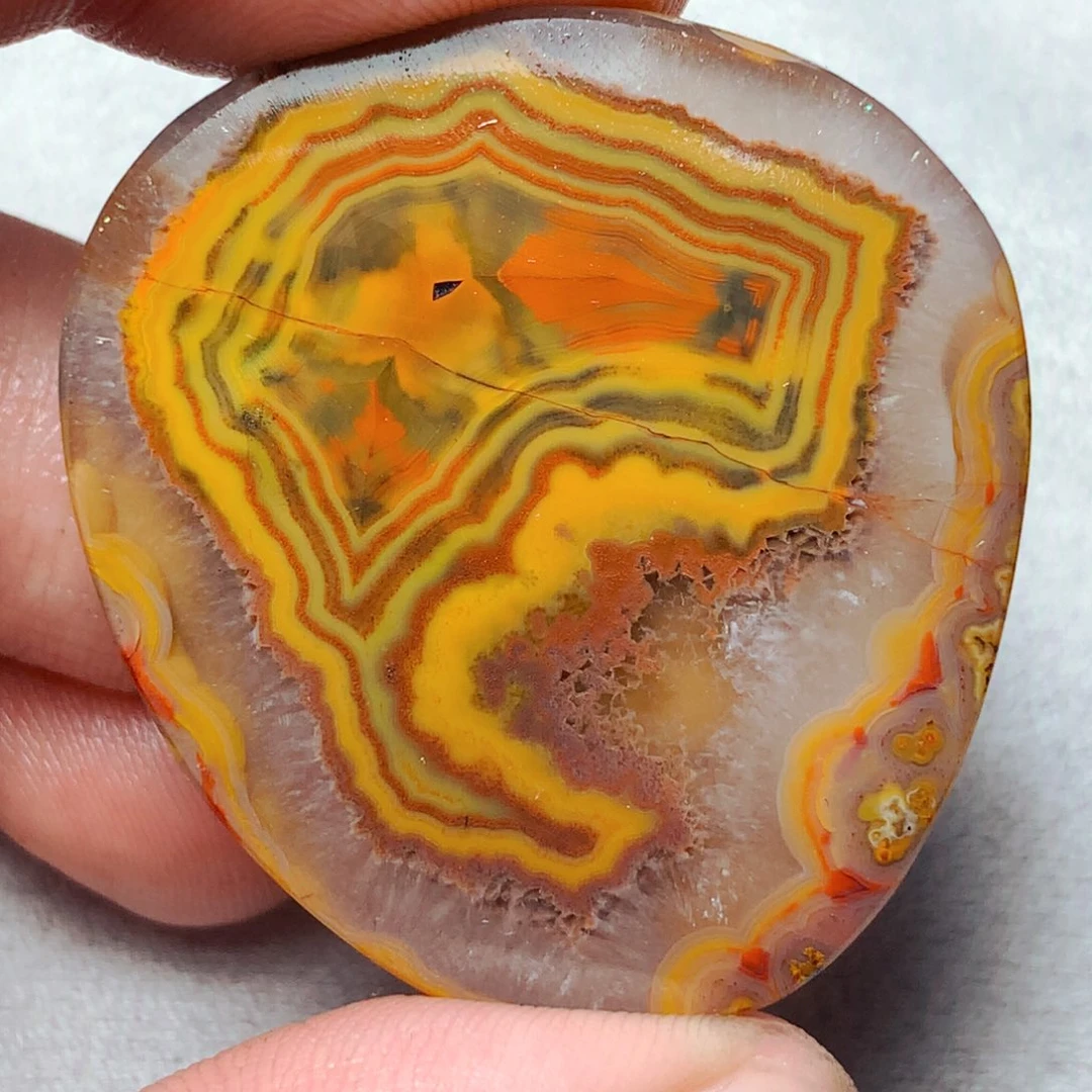 正***存玛瑙/玉髓未镶嵌战国红