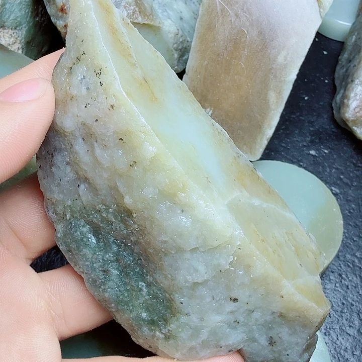 未镶嵌和田玉（糖玉）珠宝奇石