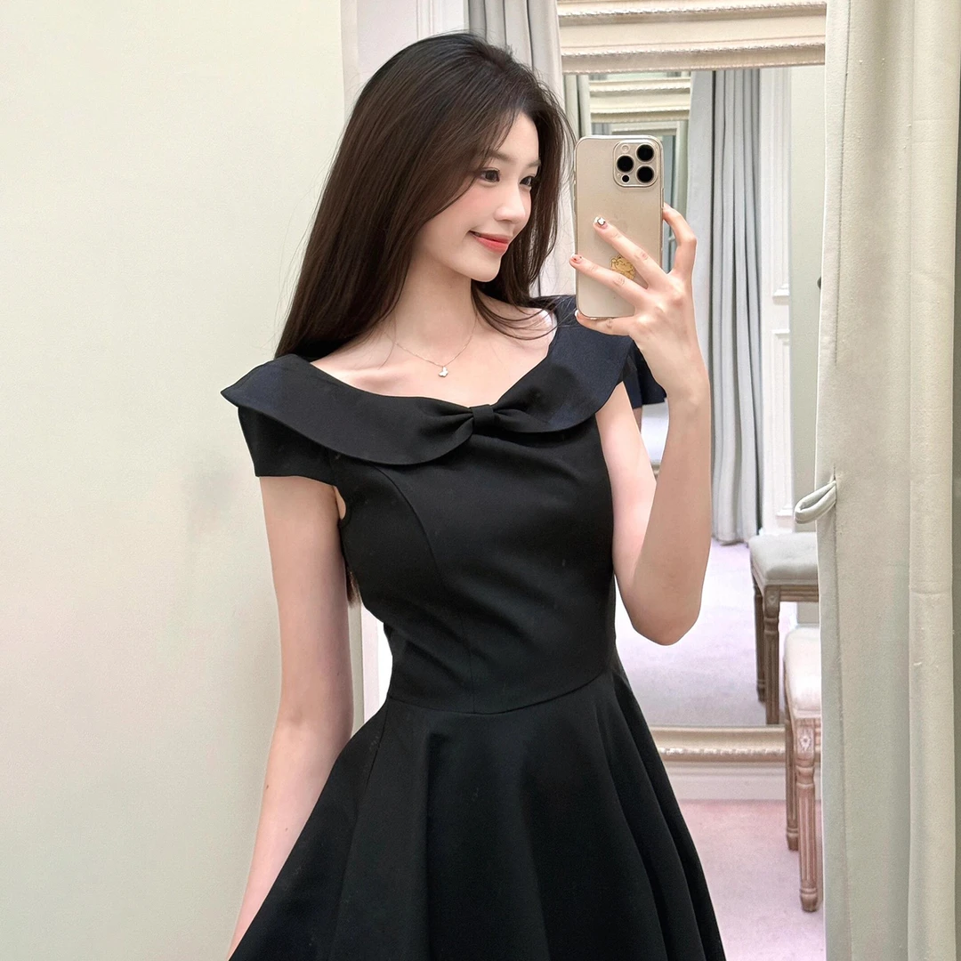 法式赫本风黑色连衣裙子女夏2025新款气质收腰显瘦a字短裙4325