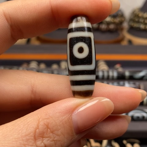 是***手玛瑙/玉髓未镶嵌珠宝半成品