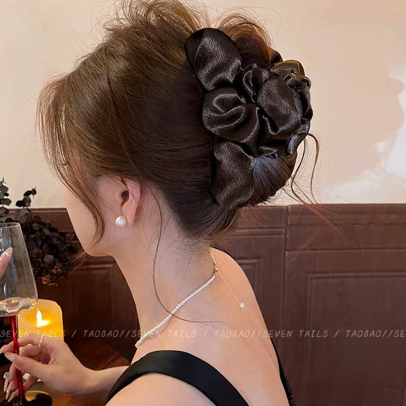 褶皱气质缎面抓夹大号女2025新款云朵发夹后脑勺鲨鱼夹头饰夹子