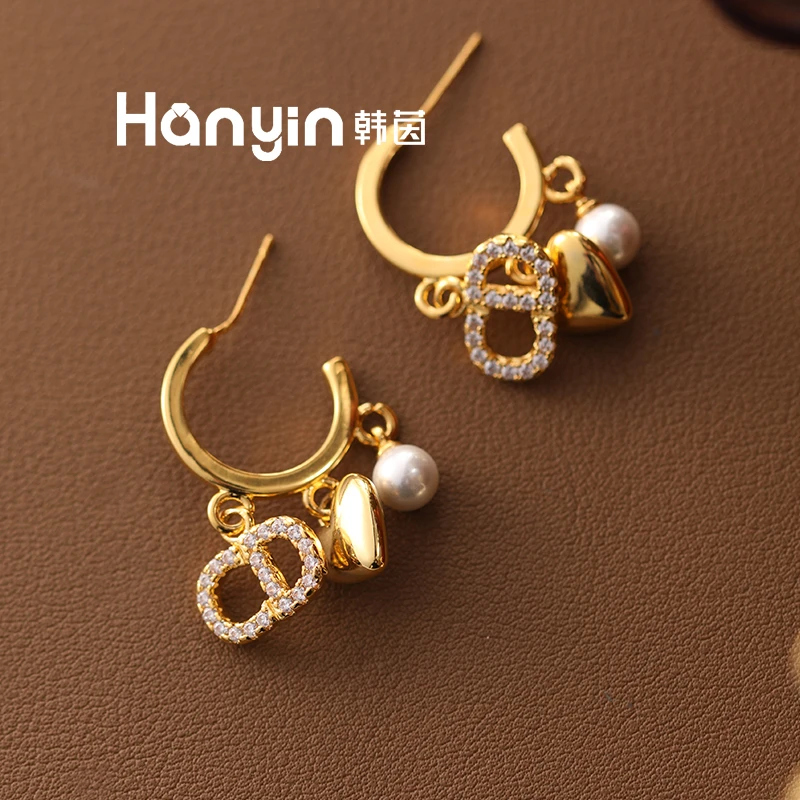 铜合金合成锆石耳饰 925银针CD字母高定灵动爱心耳钉AAA