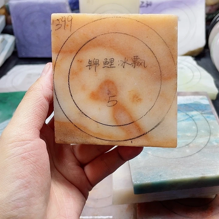 石英质玉未镶嵌手镯定制