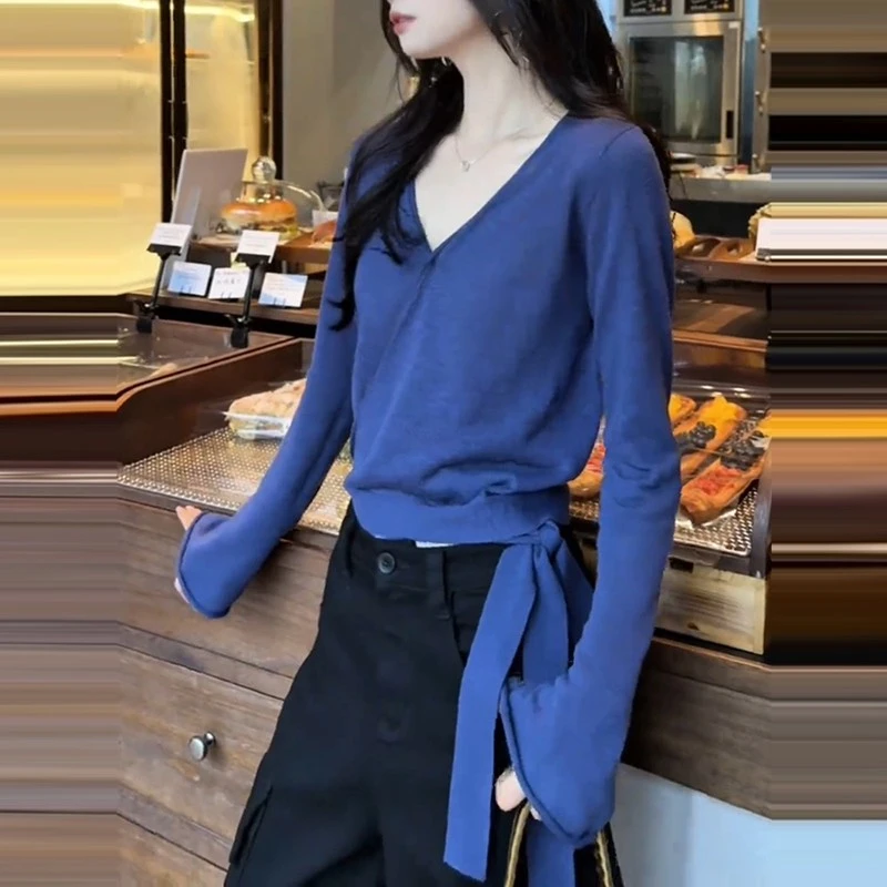 T恤女设计感绑带港风复古蓝色薄款别致长袖防晒V领上衣女夏季新款