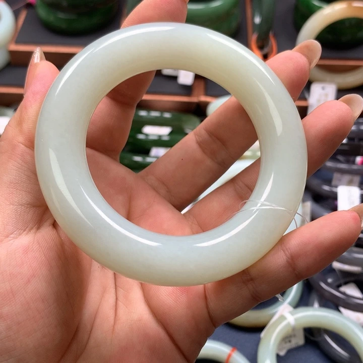【闪购商品】未镶嵌手镯和田玉