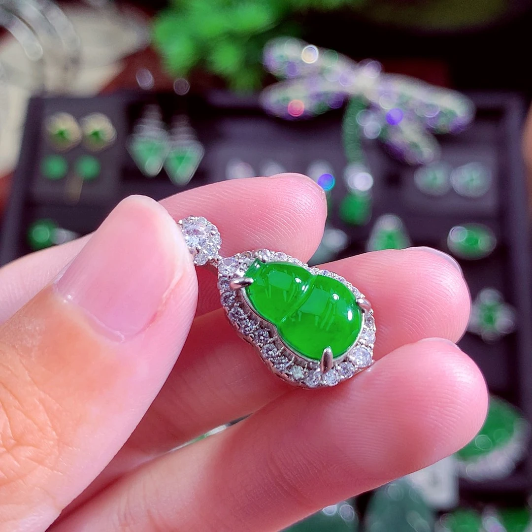 颈饰未镶嵌翡翠天然