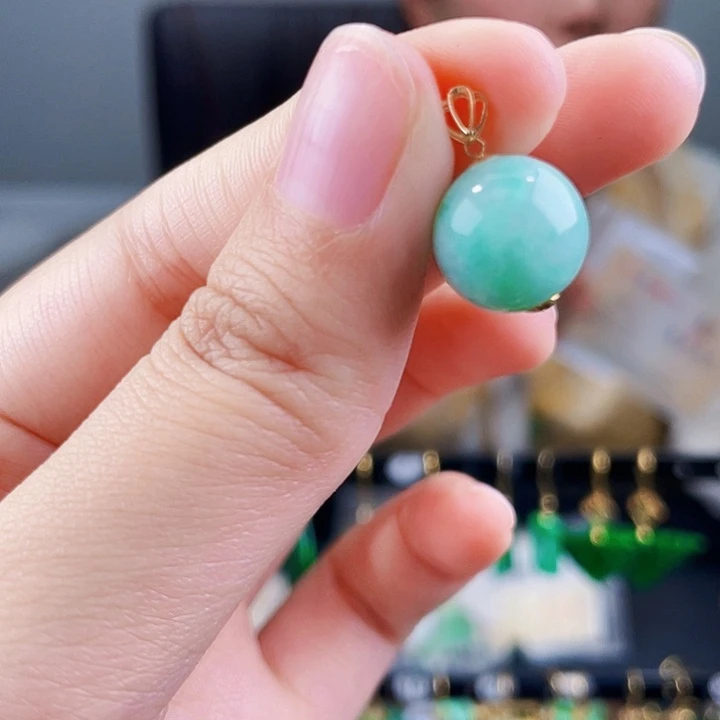 翡翠颈饰18K金镶嵌饰品